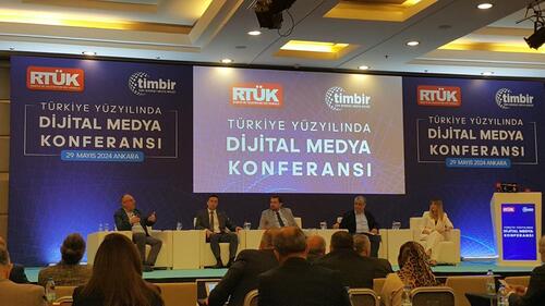 DİJİTAL  MEDYA  KONFERANSI DÜZENLENDİ