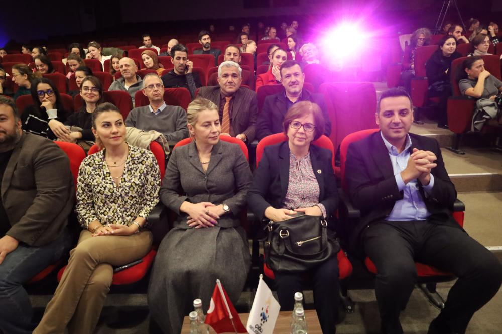İZMİR KISA FİLM FESTİVALİ'NİN ÖDÜLLÜ FİLMLERİ ÇİĞLİ’DE İZLEYİCİYLE BULUŞTU