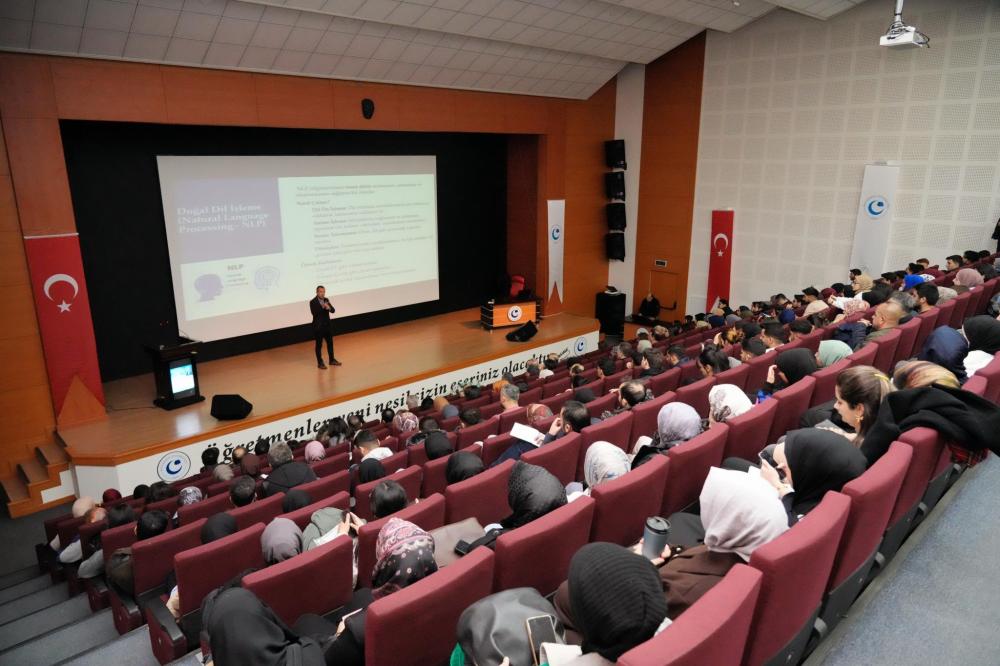 ADIYAMAN ÜNİVERSİTESİ’NDE YAPAY ZEKÂ ARAÇLARININ ETKİN KULLANIMI ELE ALINDI