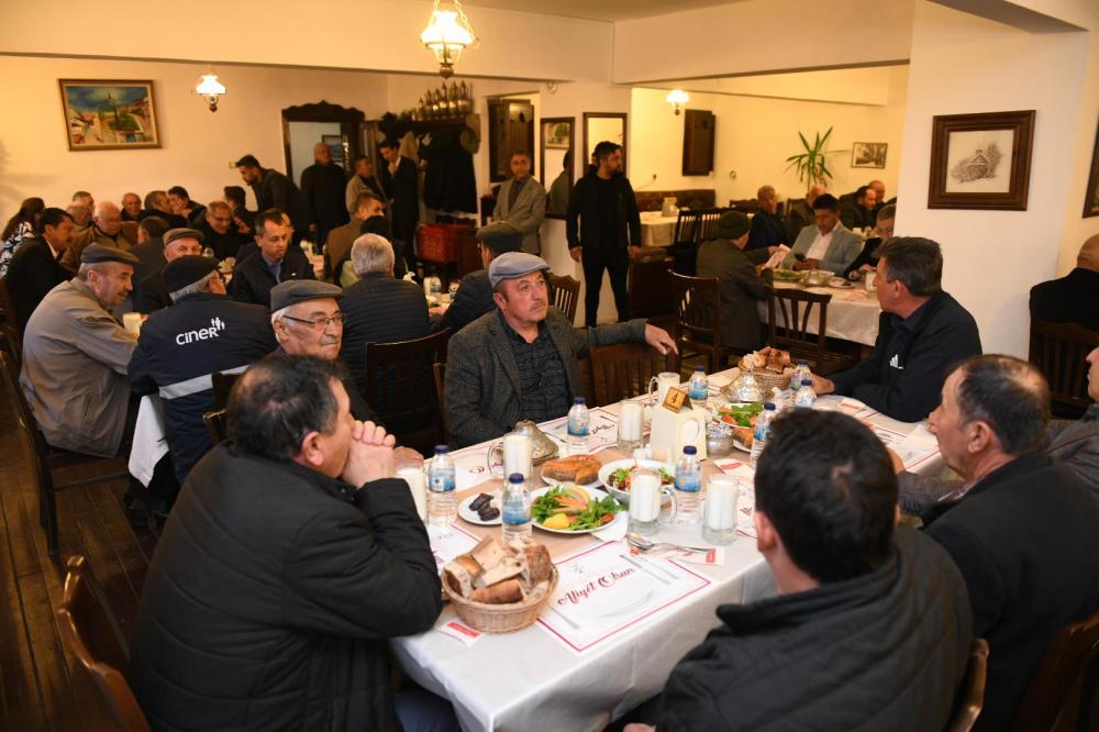 DR. ÖZER KASAP, MUHTARLARLA İFTAR YEMEĞİNDE BULUŞTU