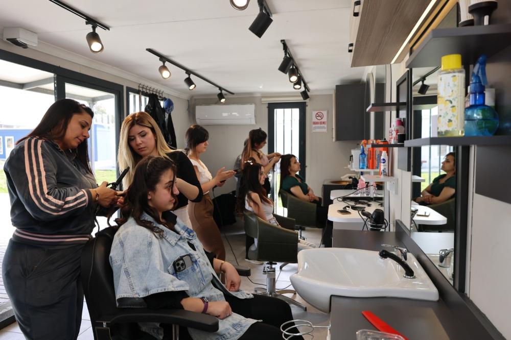 HBB’den Kadınlara Ücretsiz Kuaförlük ve Makyaj Kursları