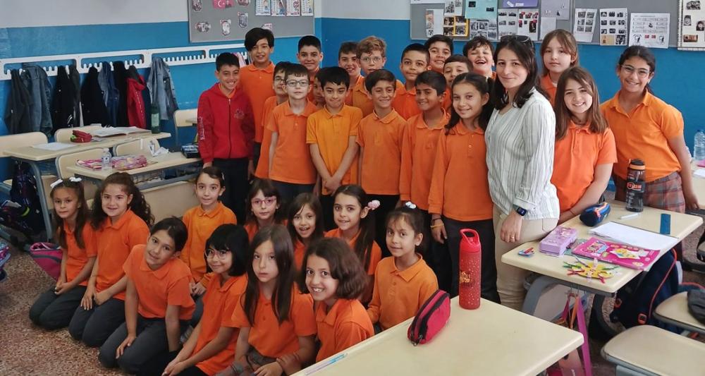 Gelibolu'dan Ağrı'ya Vefa Köprüsü: Öğretmen ve Öğrencilerden Anlamlı Destek