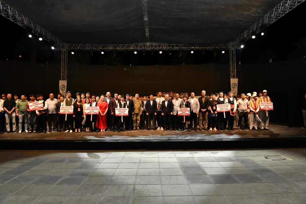 Gençlik ve Kültür Şöleni, Türkiye Halk Oyunları Finalleri Şanlıurfa’da Gerçekleşti!