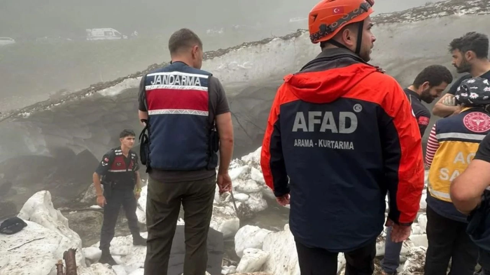 Rize'de Fotoğraf Çekmek İsteyen Genç Kadın, Kar Altında Kalarak Hayatını Kaybetti