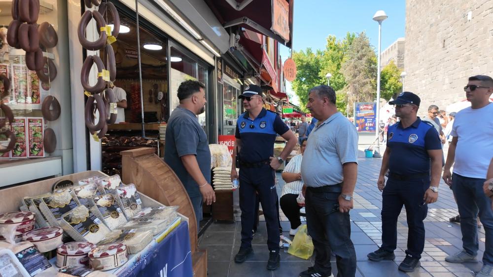 BÜYÜKŞEHİR ZABITASI VE ESNAFTAN 