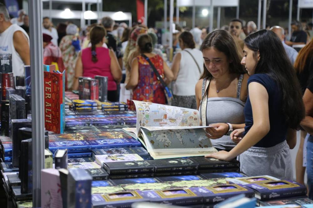 Ölmez Ağacın Gölgesinde Kitap: 7. Edremit Kitap Fuarı başladı