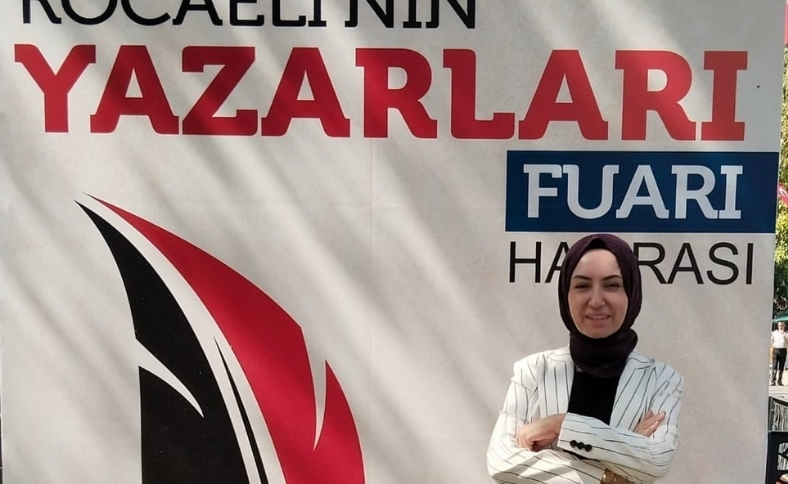 Raife Aysel Akkanat’a Kocaeli'nin Yazarları Fuarında Yoğun İlgi
